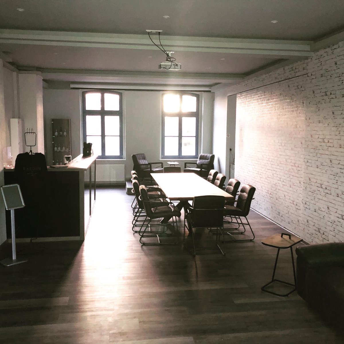 UDestillerie's tweet photo. Tasting room completed #usedomdestillerie #usedom #ud44 #usedomevent https://t.co/Gv9w7haGkE