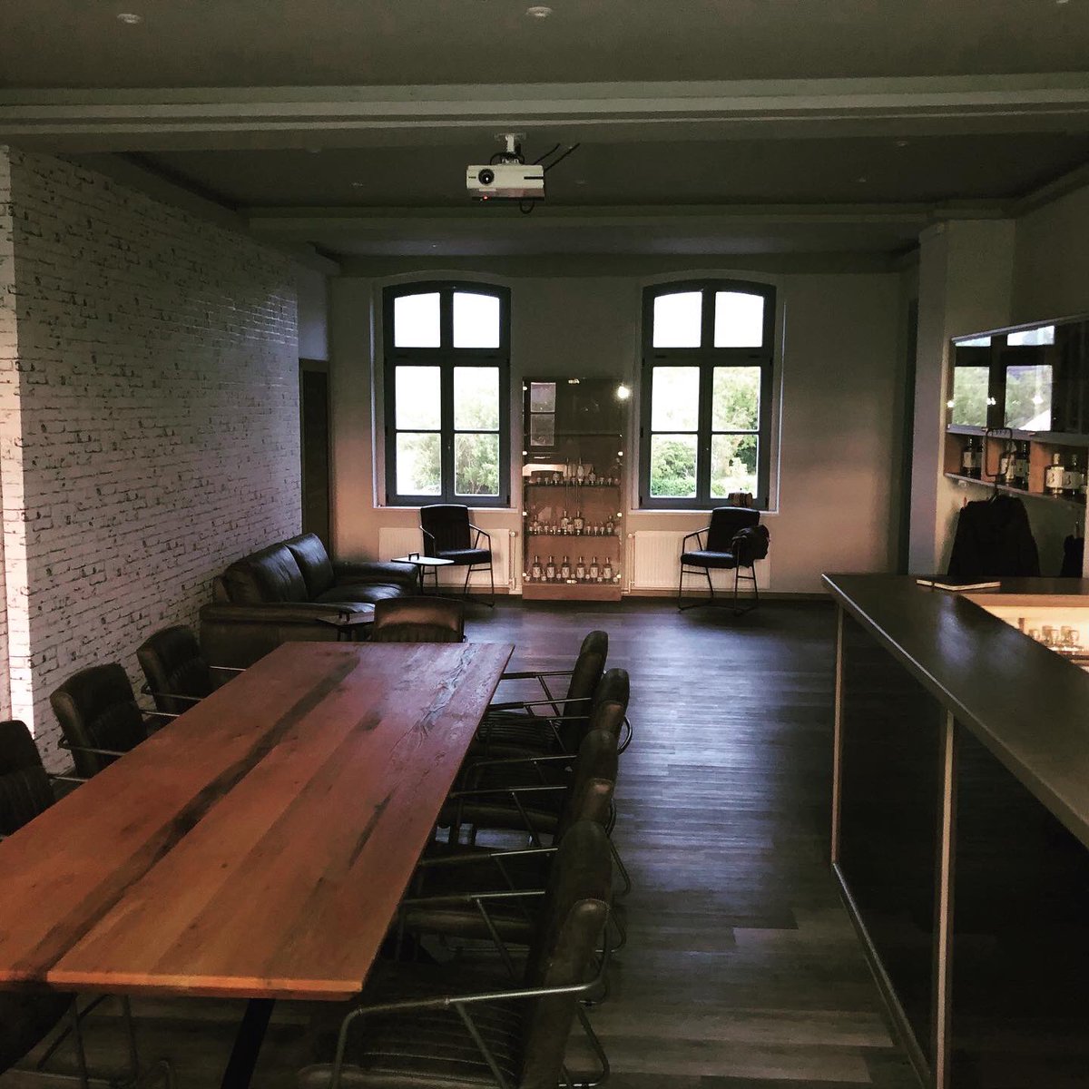 UDestillerie's tweet photo. Tasting room completed #usedomdestillerie #usedom #ud44 #usedomevent https://t.co/Gv9w7haGkE