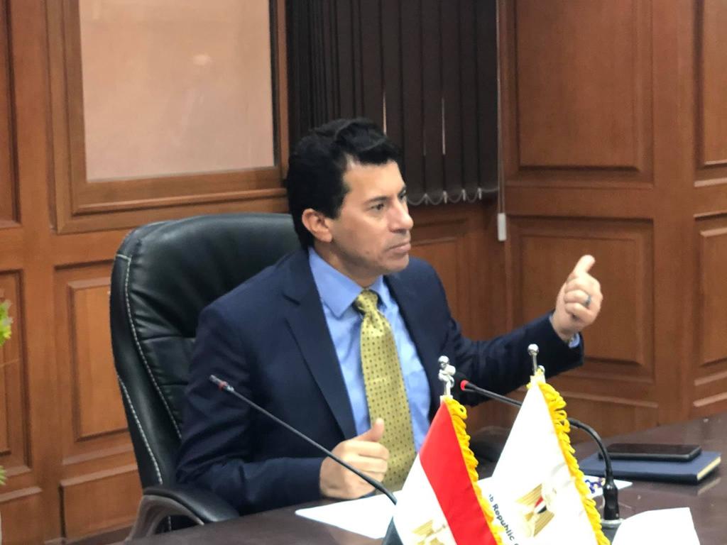 LolooTmmam's tweet photo. وزير الشباب يقرر غلق مركز شباب الحوتية واحالة مجلس الإدارة للتحقيق لعدم تنفيذ الإجراءات الاحترازية حفاظاً على سلامة وصحة الأعضاء والمترددين عليه.

#وزارة_الشباب_be_safe https://t.co/sXIGD38yyU