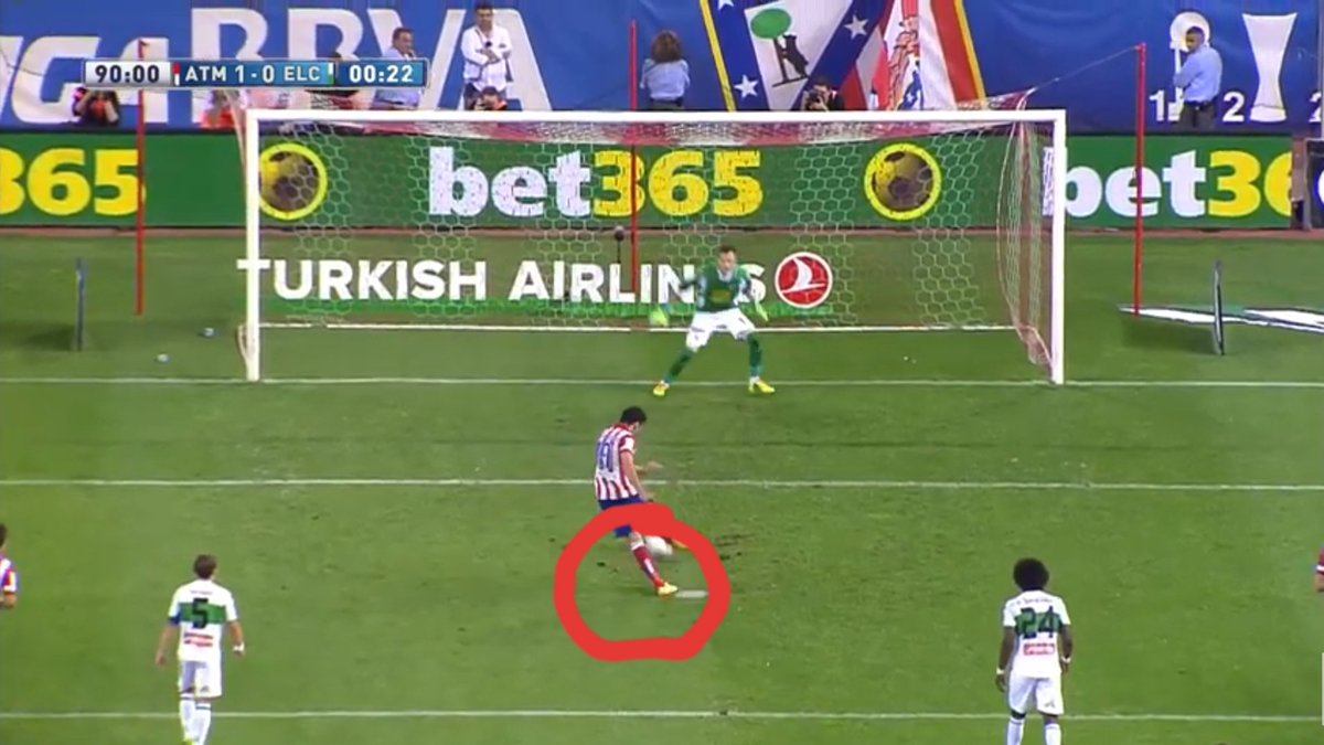 The S in the above images was were he was standing against Stegen. To give a more clear perspective see this. In the 1&2 image, his left leg leans on the extreme right to give his body the balance to shoot the n extreme left. 3rd image shows his left leg is placed central to ball