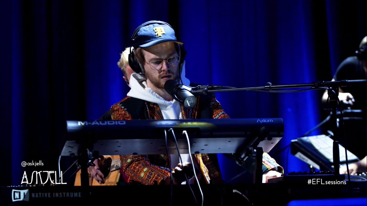flaming_play's tweet photo. @AskjellS thank you so much for taking us into this small and touching journey of a song where everything went from feeling in some ways trapped and stuck to feeling absolutely soothing and hopeful that everything will be fine! (yes, cried during the first part, too) #eflsessions https://t.co/w8G6ZPUVkM