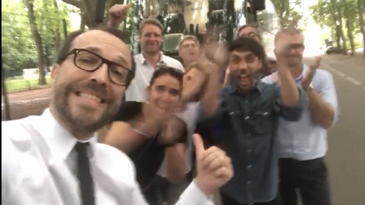 We ACM Sales Tour <a href="/allianzfrance/">Allianz France</a> - on the road again : 6ème et dernière étape du bus de la transformation de la Distribution. Un énorme merci à toutes les personnes impliquées dans ce projet !  #transformation #teamAllianz #DAM