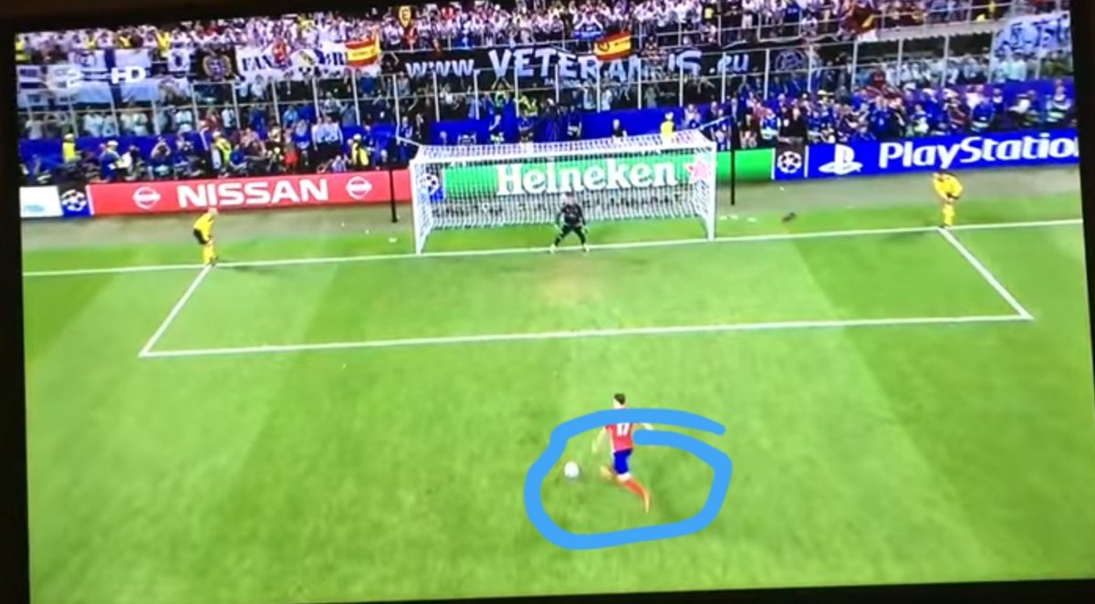 Look at 1,2,3 images and specifically observe the highlighted part(his lower body). Whenever he shoots on the left, his lower body is like 50°-60° approx towards the right. But look at the 3rd pic, his lower body and both his legs are leaned like 80° to bend the ball on the right