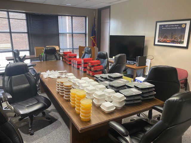 Pct1Constable's tweet photo. We are so grateful for our supportive community! This week we received a generous lunch donation delivered to our hard-working Patrol Division from our Chinese community. Thank you Mr. Yan Dang and friends. We appreciate you! #PCT1Community #PCT1Patrol https://t.co/BCSkwXJEza