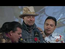 The man who walks among the stars: a descendant of immigrants receiving a spirit name from first Canadians: Gord Downie and Chief Morley Googoo/13 #WicapiOmani #WhatCanadiansLookLike  #CanadaDay  #becauseits2020  #Canada  #thread