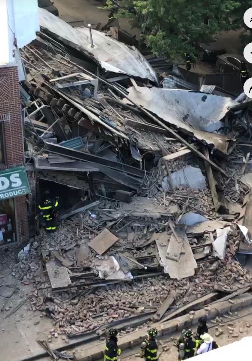 nyscanner's tweet image. BUILDING COLLAPSE IN BROOKLYN: Emergency personnel are on scene of a building collapse at Court Street &amp;amp; Union Street. Unknown injuries.