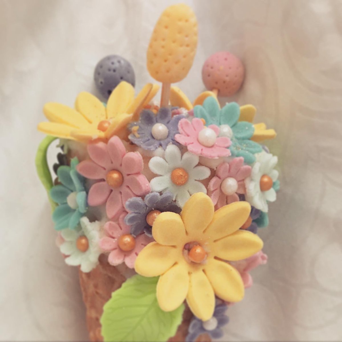 sharonmacks's tweet photo. My new little project...cake cones 💖 #cake #cakedecorating #cakeart #handmade #alledible #partyfavours #fondant #sugarcraft #flowers #cakecones #birthday #party #spongecake https://t.co/uBEJhj4Sjo