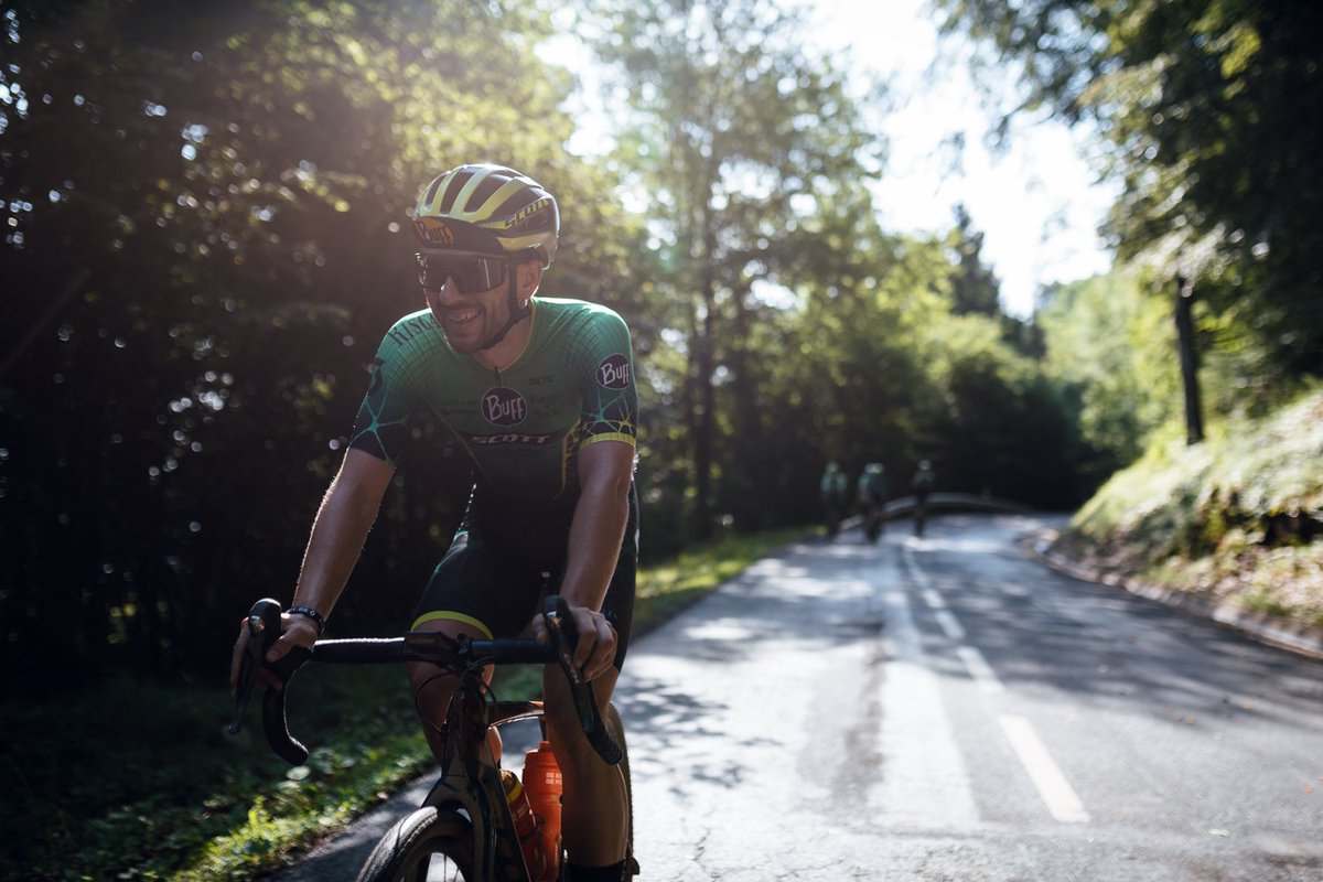 BuffMegamoTeam's tweet photo. #Pirinexus non stop 💥 con @JosemariSanchez, @danicarreno94, @PauZamoraPerez, el invitado de lujo @JllordellaJoan y los amigos de @tacticsport con David Mateu 👨👨👦👦
📍 Girona
➡️ 331 km
📈 3297 m+
⏱️ 12h 43min
#BuffScottMtb #LiveMoreNow #NOSHORTCUTS #tactic1998 #gravelride #girona https://t.co/PX6itWiZLE