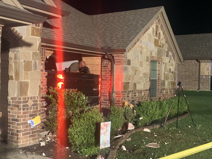 Eb3p5k6XQAAJgko?format=jpg&name=small