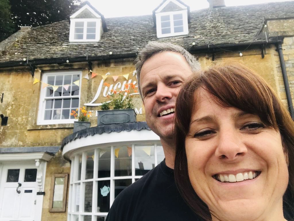 lucystearoom's tweet photo. Great selfie of our lovely neighbours outside Lucy’s, thanks for visiting guys! Hope to see lots more smiley faces this weekend with selfie’s all round! Not long now till our grand reopening! #selfie #selfietime #photoop #happyfaces #smiley #lucystearoom #destination #stow #fun https://t.co/562NLLTFhz