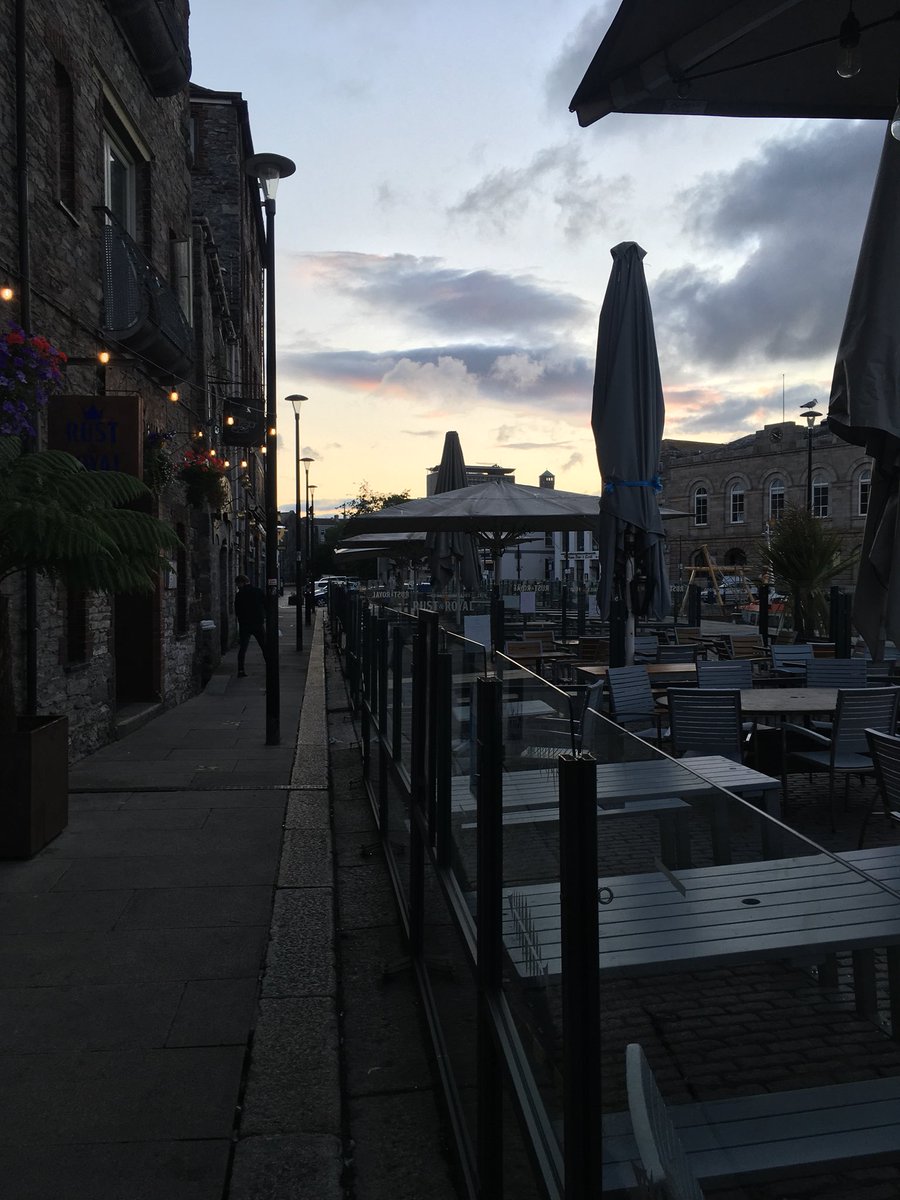 If you are lucky enough to secure one of these tables on Saturday, enjoy! And remember to drink responsibly. Just a reminder for those that purchase “takeaway” alcoholic drinks these are NOT to be consumed in the area. Thank you 🍻 #drinkresponsibly <a href="/DC_Police/">Devon & Cornwall Police</a> <a href="/CarlEveCrime/">Carl Eve</a>