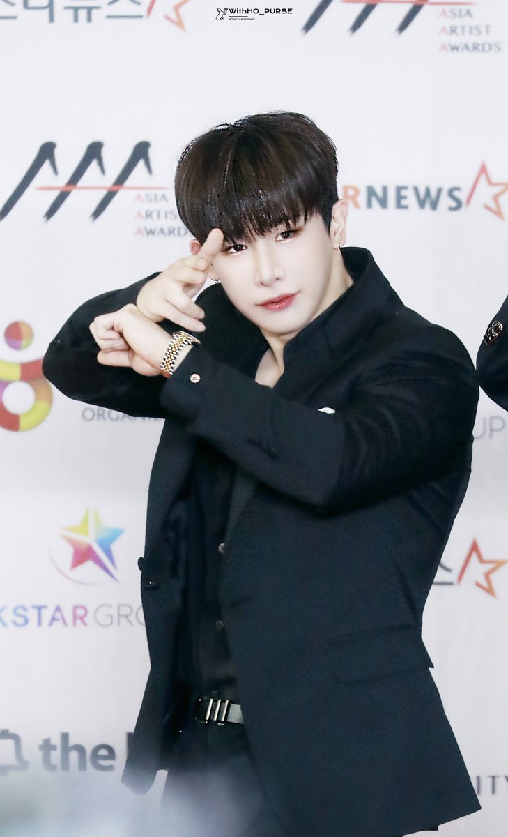 WH____9331's tweet image. 181128 AAA  🐰🐢    

❤️🧡💛💚💙💜🤍

#MONSTA_X #몬스타엑스
#원호 #WONHO 
#형원 #Hyungwon #ShootOut
@official__wonho 
@OfficialMonstaX