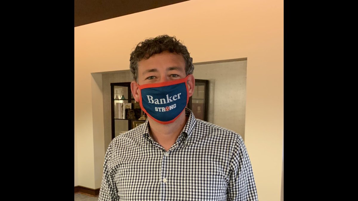 colinbarrett's tweet photo. Proud to support @GovBillLee efforts to protect our fellow Tennesseans by wearing our new #BankerStrong mask https://t.co/fUr49qwTj0