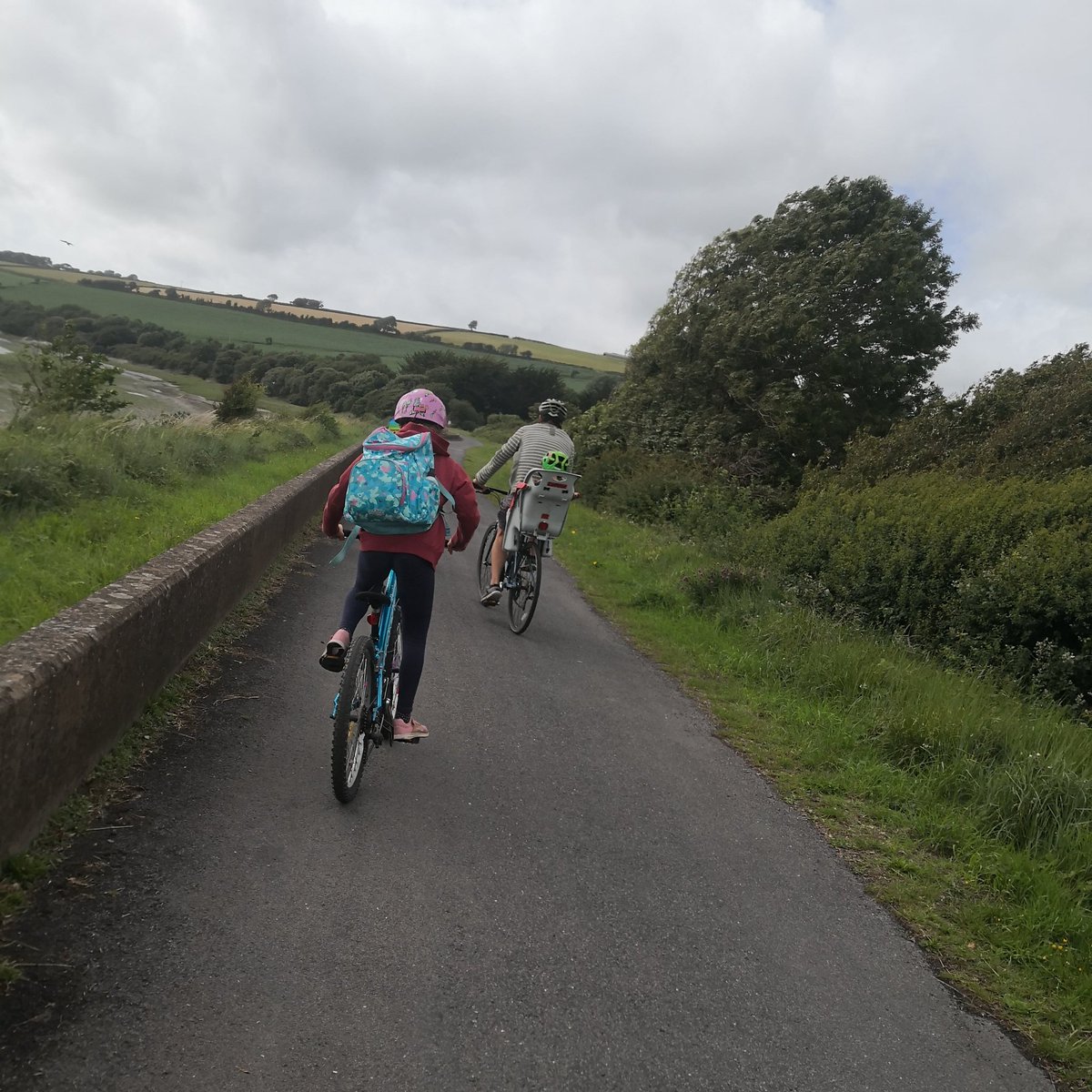 DevonDazeBlog's tweet image. #cycling the #tarkatrail with kids, as part of our summer #sustransroute27 #devoncoasttocoast challenge! facebook.com/15329539536769… @CycleSprog @CycleDevon @SustransDevon @sustrans #familycycling #staycation #route27 #coasttocoast #cyclewithkids #Devon #northdevon