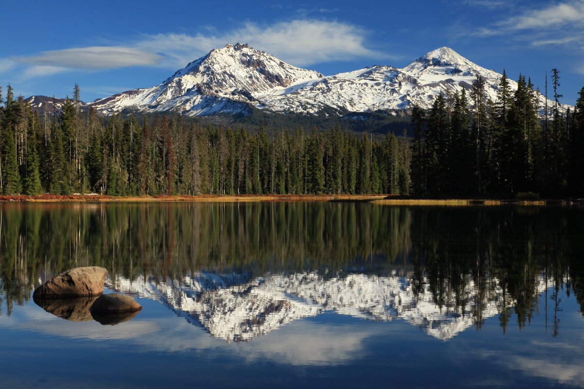 ForestServiceNW's tweet photo. Celebrate the founding of 7 of our Pacific NW forests #OnThisDay: 
Ochoco 
Deschutes
Siuslaw
Umatilla
Umpqua
Willamette
Gifford Pinchot

From high desert pine to lush temperate rain-forests these national treasures are adventures waiting to happen. Plan a visit today! https://t.co/mvTNIbzSN9