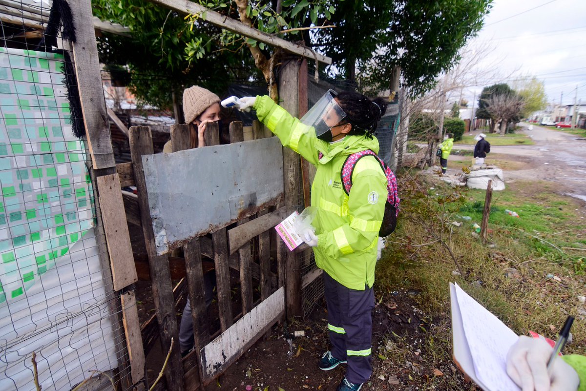 Operativo sanitario junto a los Comités Barriales en San Carlos ☝
➡ 1556 vecinos controlados en sus casas