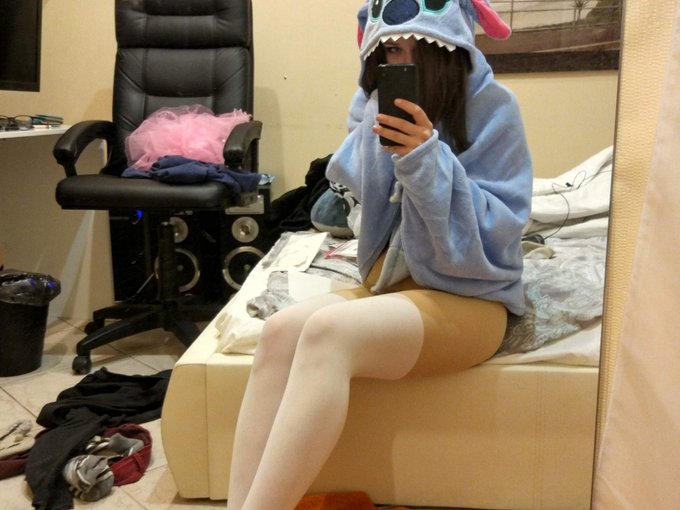 I'm online right now on Skyprivate - pay-per-minute system for Skype live shows. Call me right now in