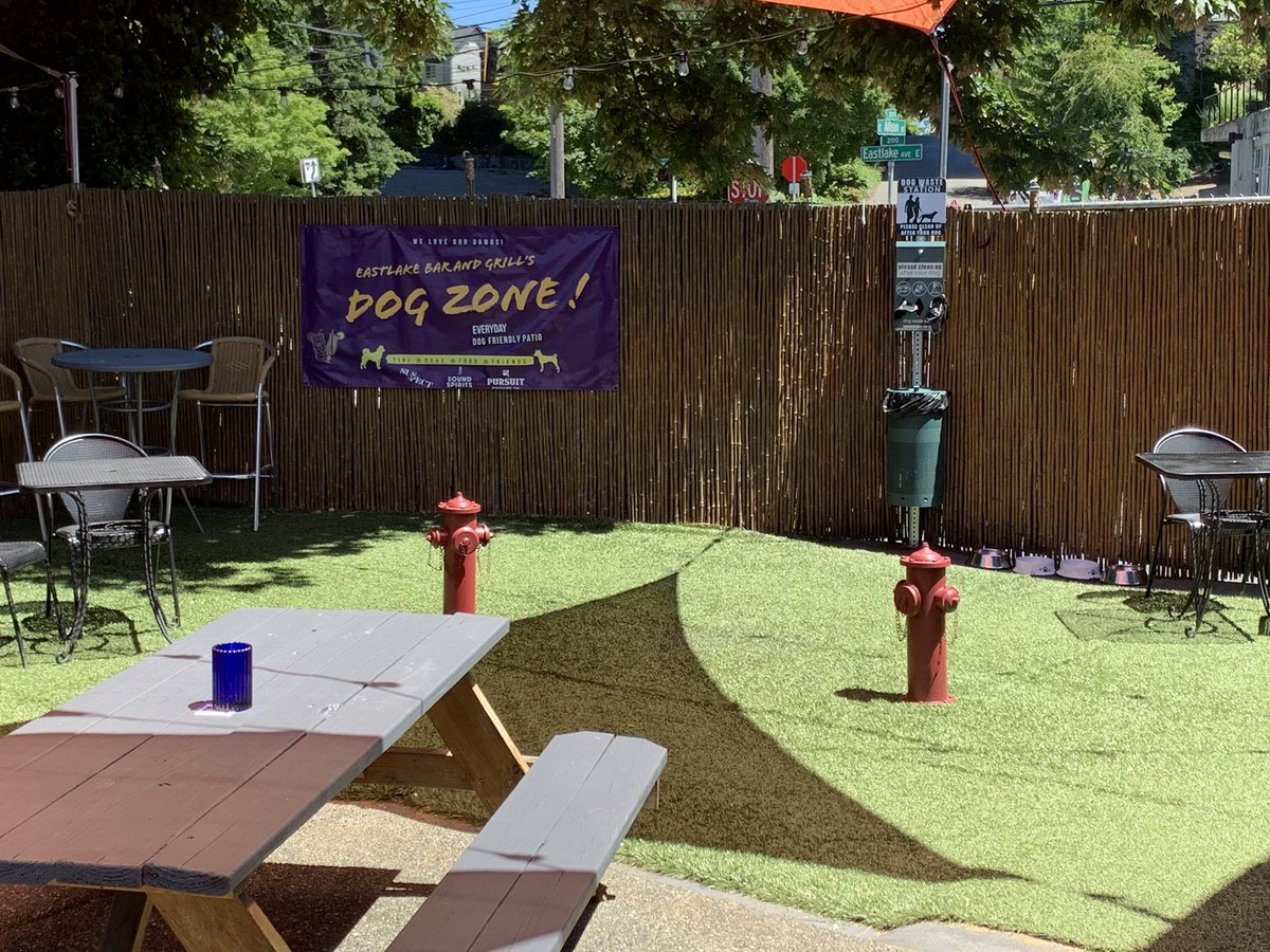 SocialWerksComm's tweet photo. Eastlake Bar & Grill has it going on this summer! From cool “Social Distancing” dining tents, to an outdoor #DogZone, there’s something for everyone when you dine at @eastlakegrill. 😎☀️🐾 Coming July 13, bring your fur-buddy for #MuttMondays with @seattlebarkery, 4-7p. #Seattle https://t.co/HFZ27zibbS