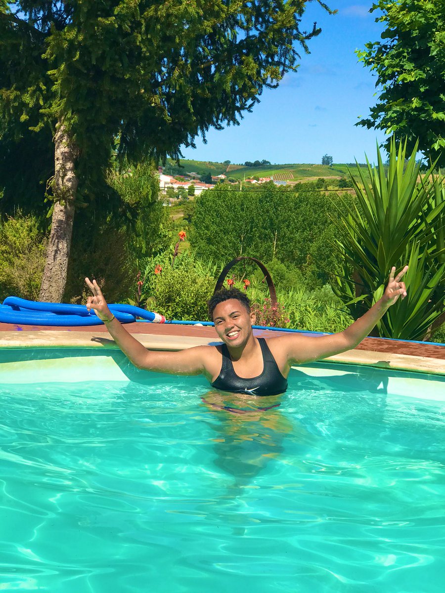 Deeh_15's tweet photo. Abençoada de mais pra reclamar! 🙏🏽❤️🌞🇵🇹 #diadelazer #Fésempre https://t.co/netQNOkhFC