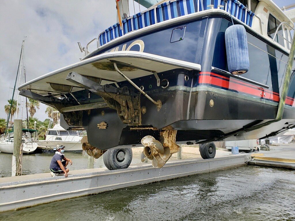 bostonyacht's tweet photo. Working remotely, our broker @AndrewTSavage coordinated and monitored today’s survey and water test of this 2015 Sabre 48 in Seabrook, TX, including arranging for a captain to run the boat on the Seller’s behalf. https://t.co/j5J0b71y0z