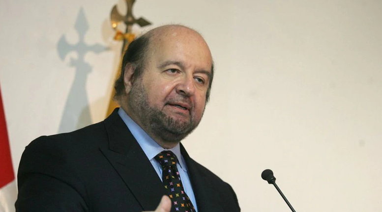 Peru_Noticias's tweet photo. El economista Hernando de Soto, a través de la multiplataforma de Exitosa, opinó sobre los efectos de la pandemia del coronavirus (COVID-19) en el sector económico del país. Manifestó que el sector económico informal fue el más... https://t.co/mA4Zvg6c3Z #PeruDaily #PerúNoticias https://t.co/LqyFSxJefM