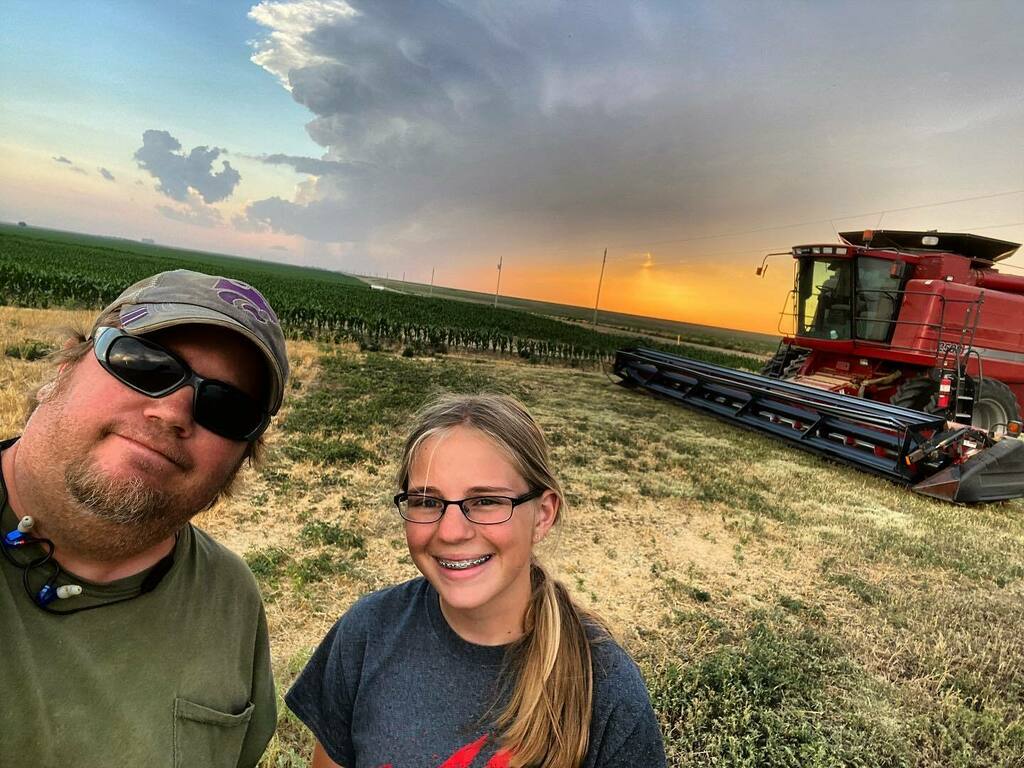 lobiwan512's tweet photo. Wonky seed wheat logistics mean we are going home early tonight. https://t.co/qNEweko4Ik https://t.co/VelSa6ZtUJ