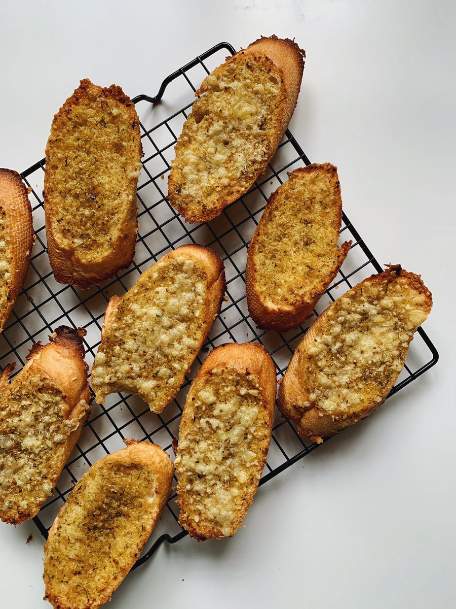Part 2 : Garlic Bread + Grated Cheddar for brunch 