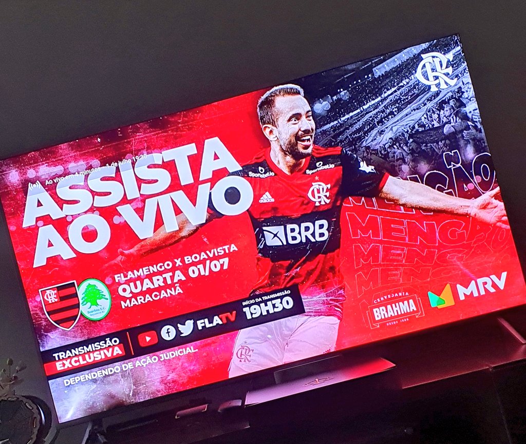 pedrofraz_'s tweet photo. Eu torço pra um time que faz história! Pela primeira vez no Brasil um jogo será totalmente produzido por um clube e transmitido pela internet, sem vínculo com canais de TV. O patamar só se eleva! 🖤❤️ #EUASSISTONAFLATV https://t.co/bEafK92PzI