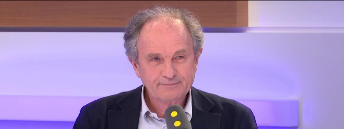 franceinfo's tweet photo. Coronavirus : "Roselyne Bachelot ferait mieux de se taire plutôt que de faire le clown", rétorque le président de la Fédération des médecins de France

https://t.co/1ejHdweWn1 https://t.co/LElW1bdEjI