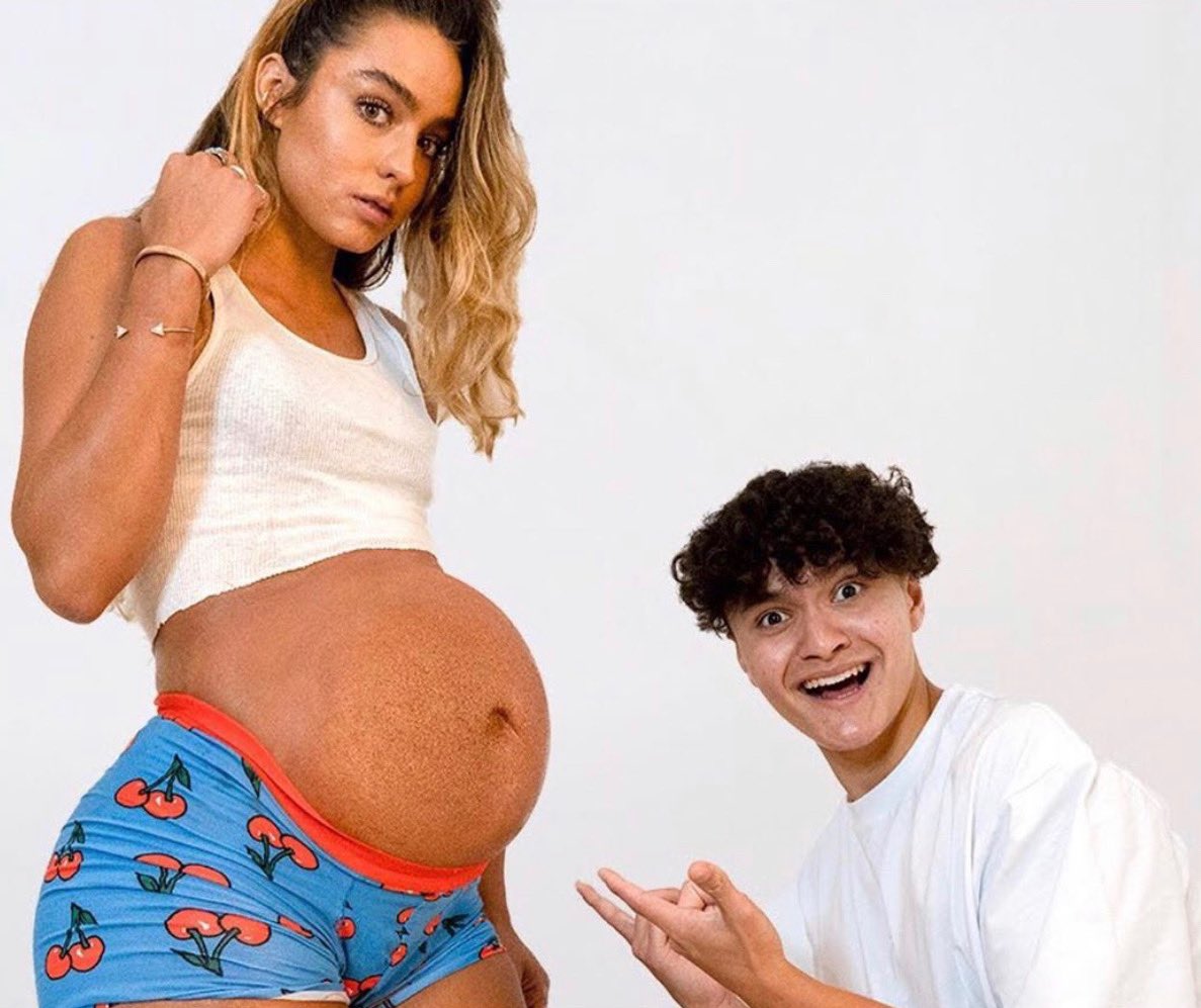 FrazierKay's tweet image. hopefully my nephew doesn’t use aimbot... 😅