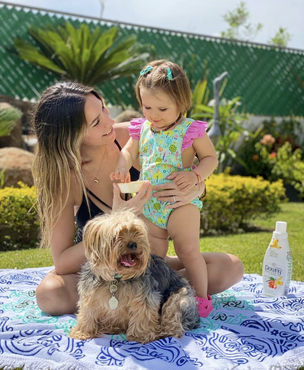 TheOffline_'s tweet photo. Según los expertos, pasar tiempo en familia fomenta la comunicación entre padres e hijos ❤️ Y así disfruta @kriscid a su hija durante esta cuarentena😍👩🏼👧🏼 #TalentoOffline #OfflineExperience #Mothers #Madres #Mexico #MadreEHija https://t.co/oU2J4y3AmO