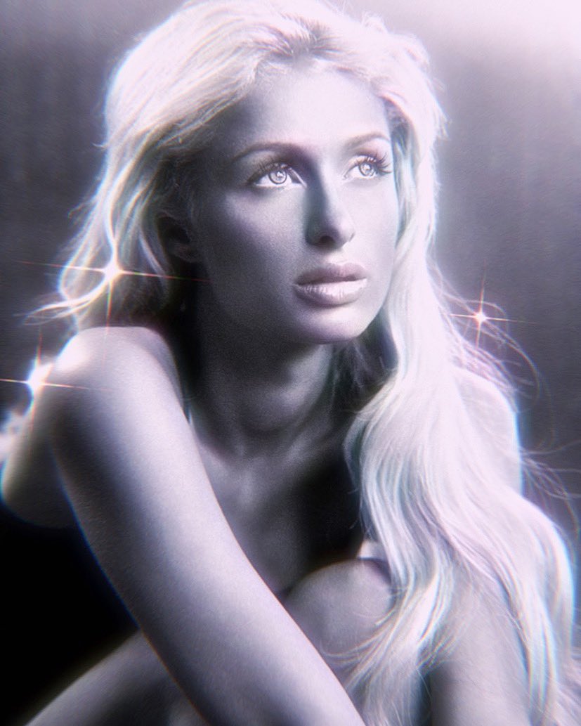 Little girls with dreams become women with vision. 💫