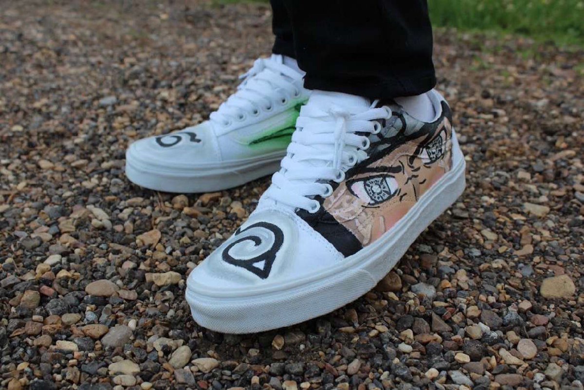 @WE5TBURY <a href="/JANHVPE/">JAN HVPE</a> I paint and sell shoes 😋🖌 
Twitter: <a href="/BrisShoes/">BrisCustomShoes</a> 
Insta: @briscustomshoes