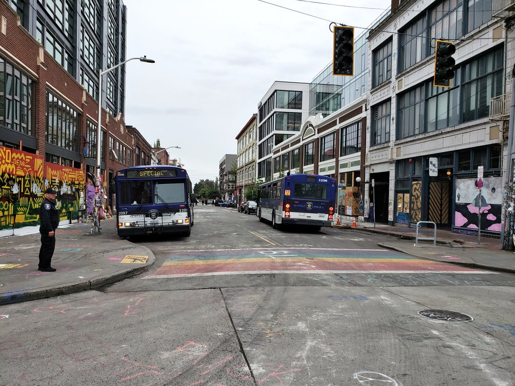 Just got to walk through the area that was the  #CHOP. The only people inside are police and DOT crews. At most entrances a few officers stand alone. The only protesters here are at Broadway & Pine.  #seattleprotest &ndash; bei  Cal Anderson Park