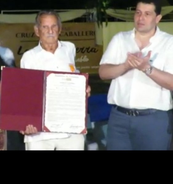 SecreSenado's tweet photo. Lamentamos el fallecimiento de  Don Leandro Sierra "Leandrito", el "médico del pueblo"como era reconocido en la Región Caribe.Servidor honesto y humilde de sus paisanos en la Junta y San Juan del Cesar, La Guajira.@SenadoGovCo rindió homenaje en vida a su trayectoria.Q.E.P.D. https://t.co/pyKp8gMmZr