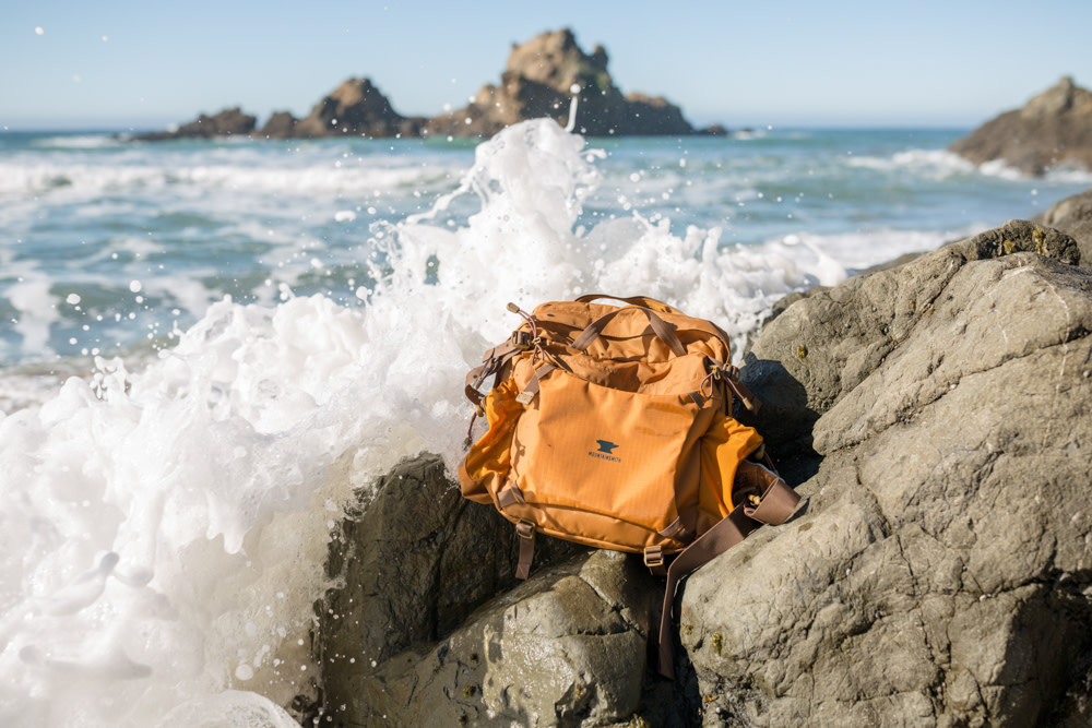 outdoorprolink's tweet photo. Fanny packs are BACK (did they ever really leave).

#OutdoorProlink Pro Harry McSween tested the @MountainsmithCo Day pack on a trip around the west. Full review on the blog! https://t.co/kkUGNIeCWo