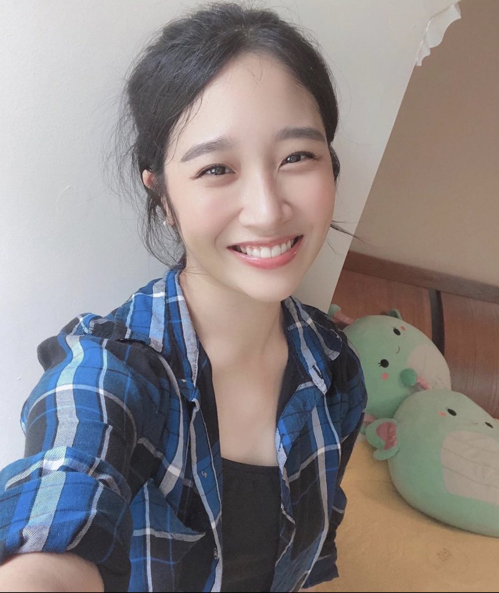 052318_'s tweet photo. her smileeeee 🥺 https://t.co/hq42LkkGCD