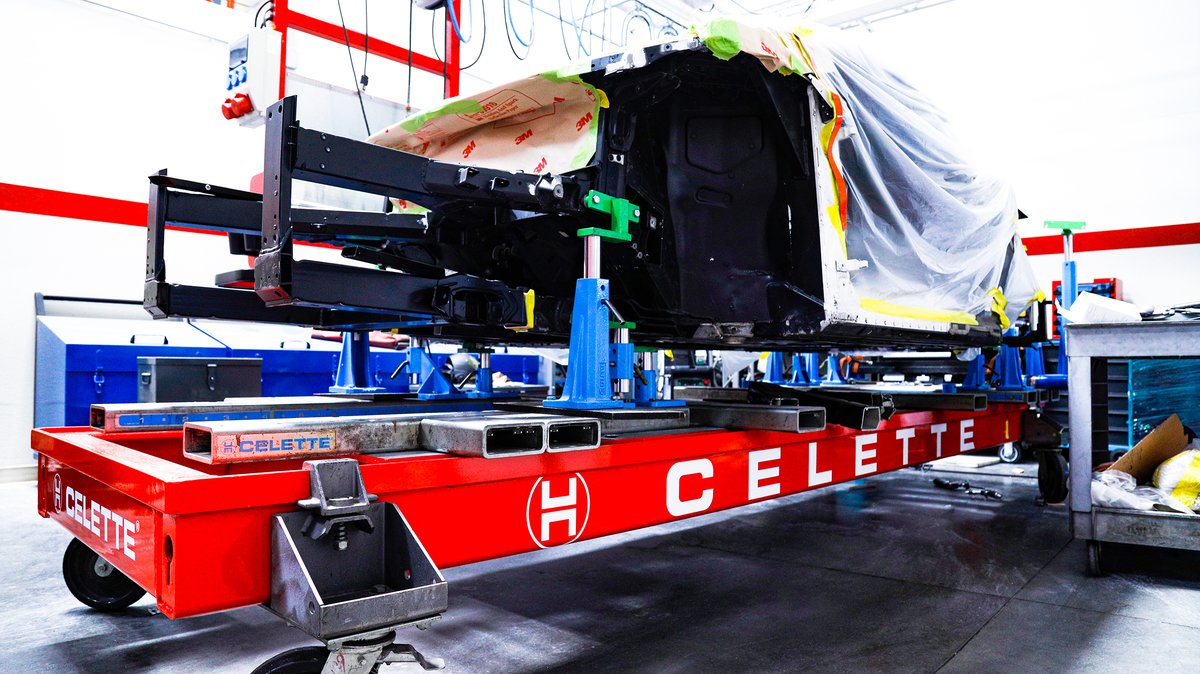 _SterlingCC's tweet photo. Tools of the trade 🛠 Our state-of-the-art Aluminum Repair Room is capable of tackling all your aluminum and carbon fiber collision repair needs. Certified quality craftsmanship, everyday

#Lamborghini #carbonfiber #Aluminum #collisionrepair #repair #auto #autorepair #celette https://t.co/hNU0r3fjxU