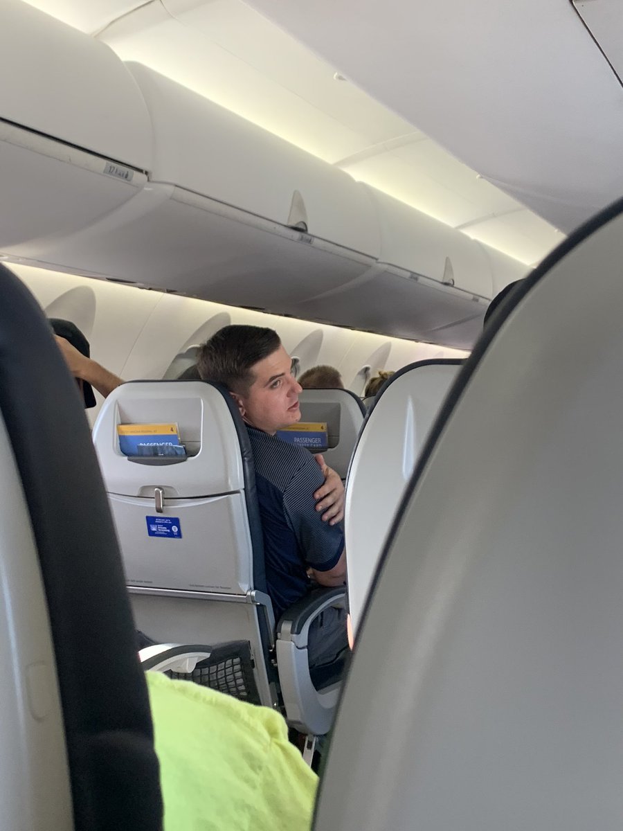 lilkimff's tweet photo. @united heard everyone is required to wear masks on flights? https://t.co/5Fvh8wAarK