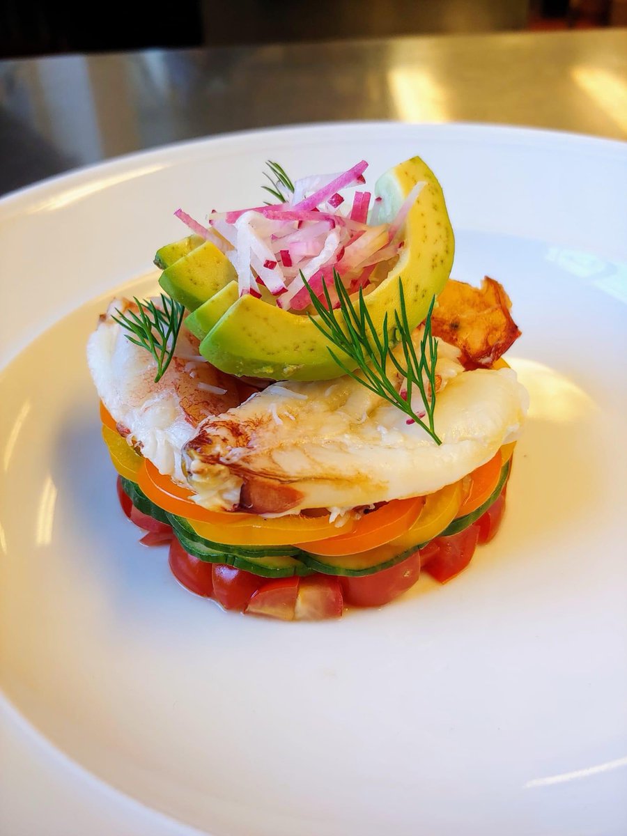 A moment of inspiration I'd like to share. From the bottom to the top. Grape tomato, quick marinated cucumber, sweet pepper, Dungeness crab, avocado, radish, dill. 

And before you say it needs dressing, the only thing I would add would be a drizzle of olive oil, a squeeze of