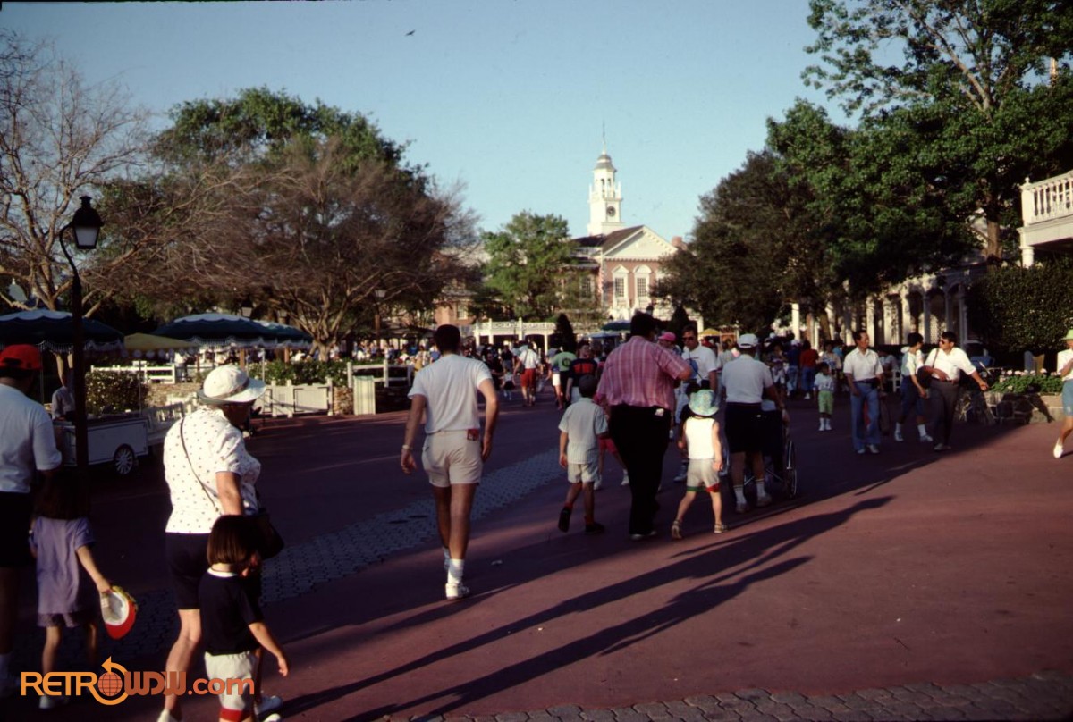 Here's a shot from 1992, and it appears that the older cobblestone was replaced by brick. Maybe the cobblestone got too worn down.