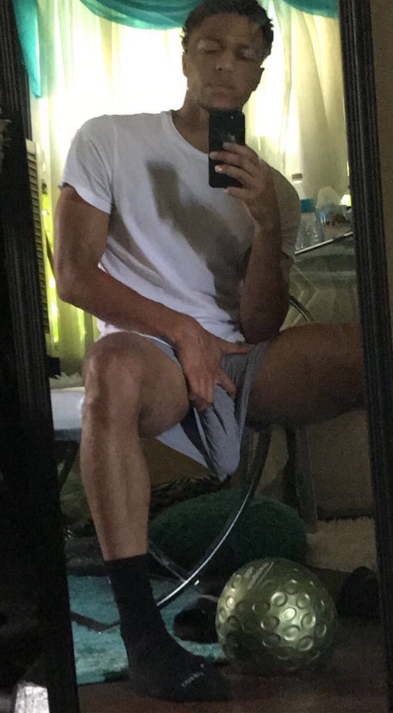 melanin_dick's tweet photo. Send her selfies like this 🥴 https://t.co/3uNjEUrTFA