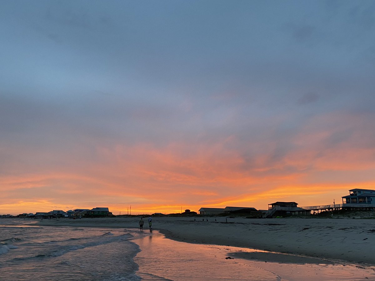 bellanewman's tweet photo. Sunset at Fort Morgan. 💙
@spann @weswyattweather https://t.co/oEPmW3LHvy