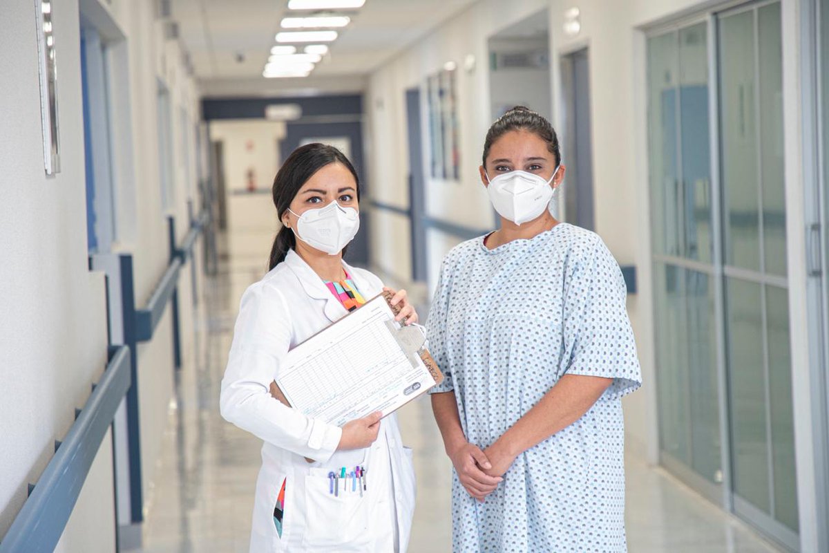 saludgobgente's tweet photo. Personal de nutrición del Hospital General León, verifica las dietas de todos los pacientes para asegurarse de que su recuperación sea más rápida #UnidosSomosGrandeza https://t.co/QmL2bWkDYk