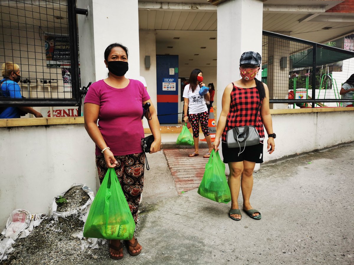 valenzuelacity's tweet photo. HAPPENING NOW: Redemption of wave 2 #AlagangValenzuelano #Nutripacks for enrolled public daycare students in Valenzuela City. https://t.co/UnOeWL1tt5