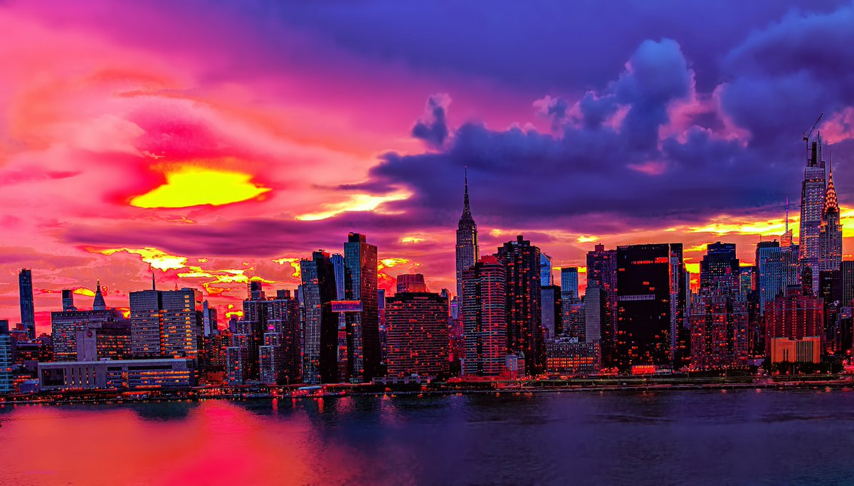 Splashes of pink, purple & gold in the sunset skies above #NYC tonight.