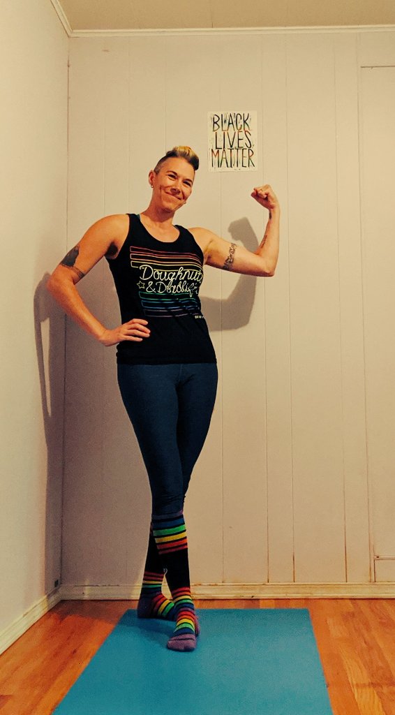 seachildwarned's tweet photo. New backdrop for my @striveanduplift Zoom sessions...thanks @LayneScherer!! 😍🥰💪 #BlackLivesMatter #flexeveryday https://t.co/bt7CTU9aab