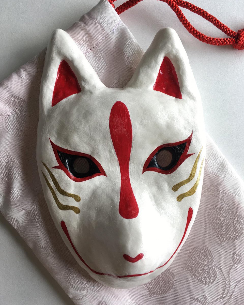 アワガミファクトリー 公式 アワガミ スタッフのナカモトさんが作った狐面 紙 の素を使って作られています 表は絵の具やニスなどでしっかりコーティングしていますが 裏を見ると紙でできているのがよくわかります 作り方はこちら 多少アレンジし
