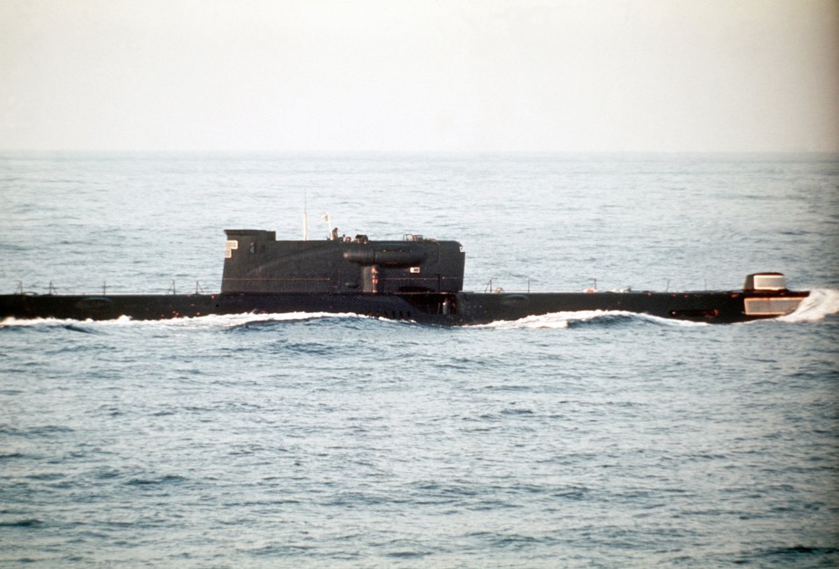 JULIETT-class non-nuclear submarine wth cruise missiles P-5 or P-6. Photos of US NAVY from 1980-th https://t.co/yCsBK1SMgX