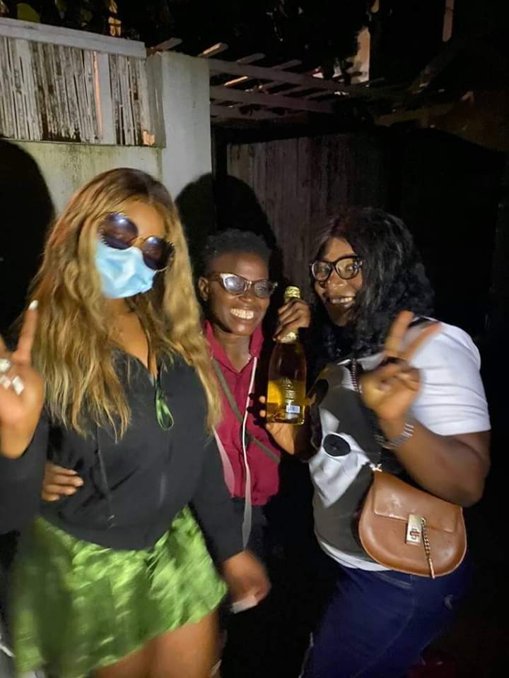 FavourOkoronkw2's tweet photo. @VirginbraZ5
@Symply_Tacha
I have been hearing so many rumors of a ghost called titan Jennifer dragging my queen.please no one shuld listen to that fool.
It was only oyin and I that presented the cake to my queen TACHA.
Pass the message🙏
#JulyWithTacha #SIMPLYOMA
#HelloTacha https://t.co/bdMmh2q8ym